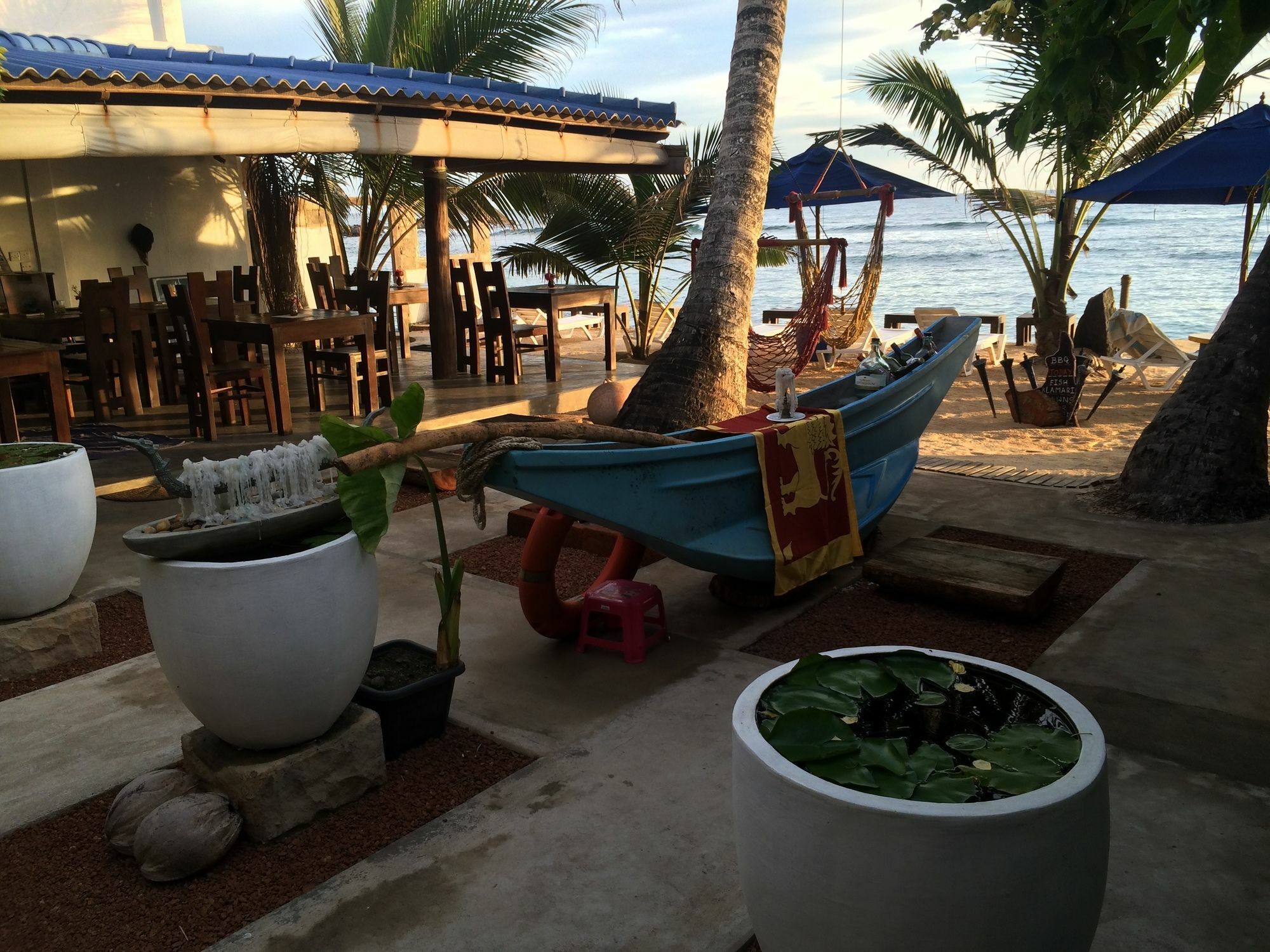 Beach Castle Unawatuna Exterior photo